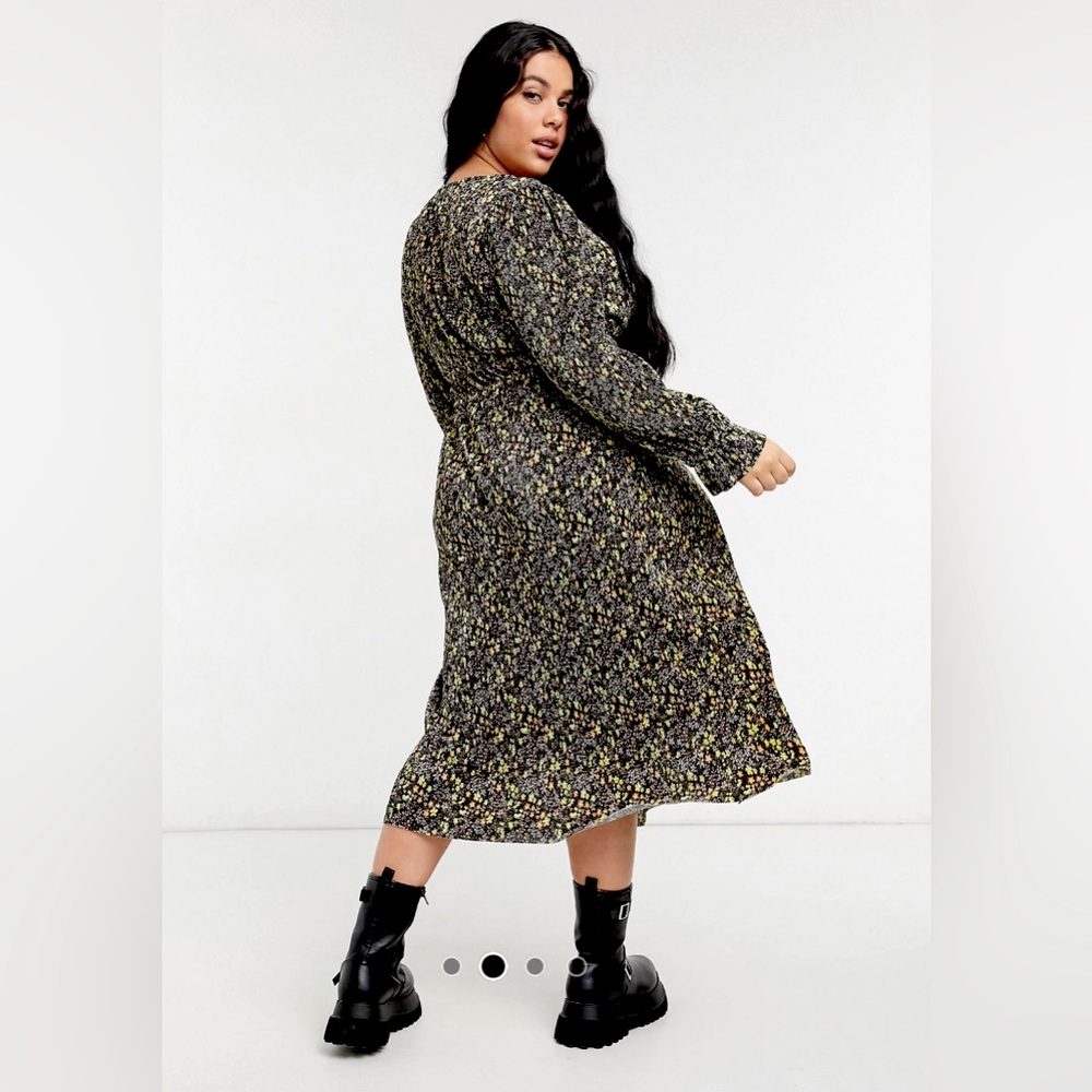 ASOS DESIGN Curve midi plisse v neck long sleeve dress in ditsy floral